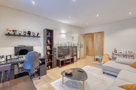 Apartamento T1 à venda na Rua José Régio