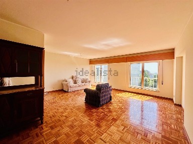 Apartamento T3 à venda na Rua Ruben a