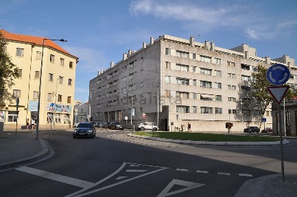 Apartamento T3 à venda na Avenida Menéres