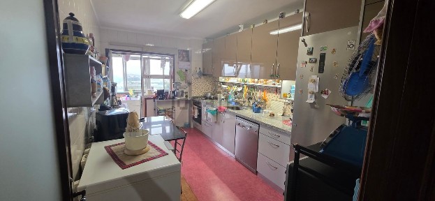 Apartamento T2 à venda na Rua Dom João de França, 1033