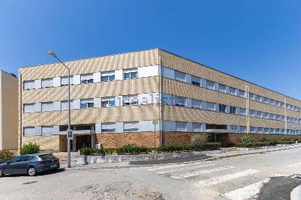 Apartamento T3 à venda na Rua Martim de Freitas, 35
