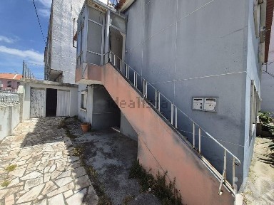 Andar de moradia à venda no Centro do Feijó
