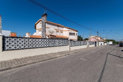 Fernão Ferro, Redondos, Rua Rio Sado