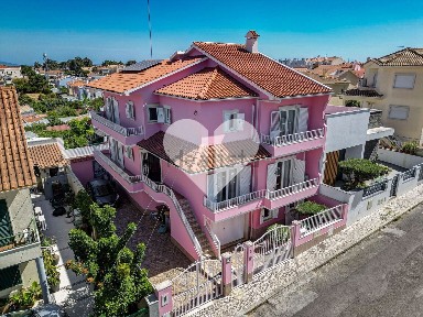 Moradia geminada à venda na Pinhal Vidal