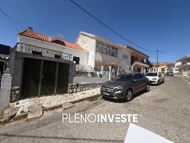Corroios, Vale de Milhaços, Rua 5 de Outubro, 7