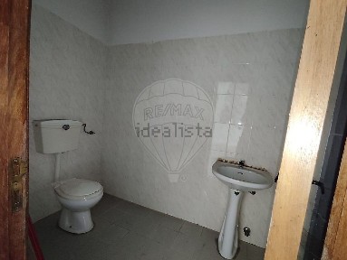 Espaço comercial à venda em Castro Daire