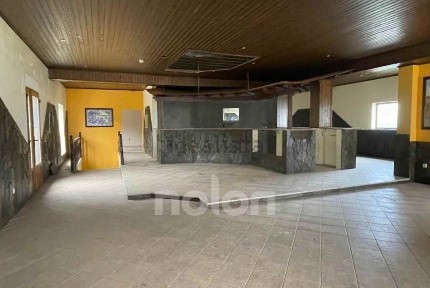 Espaço comercial à venda na Avenida João Costa Sn