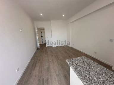 Arrendamento de apartamento T1 na Rua António Correia, 1