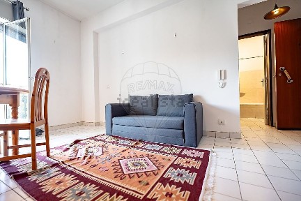Arrendamento de apartamento T1 na Rua Nicolau Chanterenne