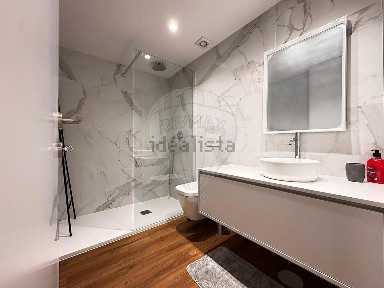 Arrendamento de apartamento T0 na Rua António da Costa Guimarães