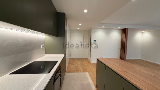 Arrendamento de apartamento T0 na Rua Professor Mário Menezes s/n