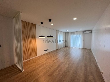 Arrendamento de apartamento T3 na Praça do Condestável