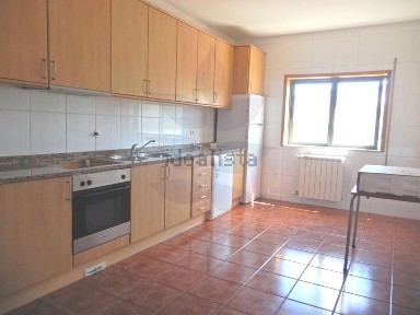 Arrendamento de apartamento T3 na Rua Afonso Palmeira, 62