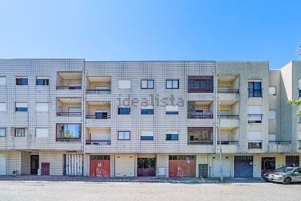 Arrendamento de apartamento T3 na Rua José Antunes Guimarães