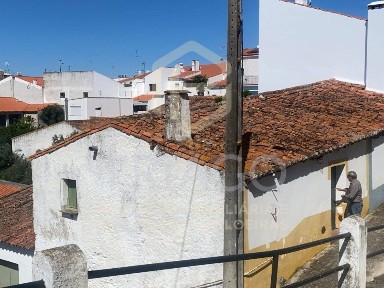 Moradia independente à venda em Barrancos