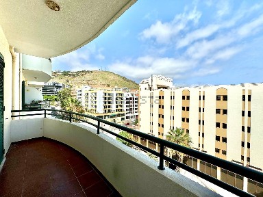 Arrendamento de apartamento T3 na Rua do Vale da Ajuda