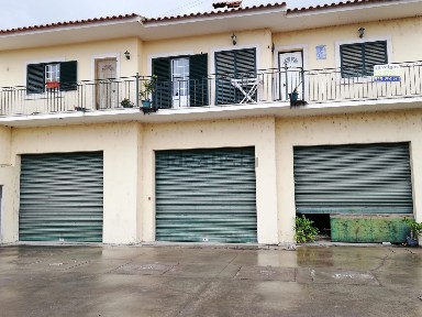 Espaço comercial à venda na Rua Luís de Camões, 38