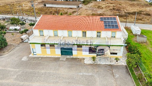 Espaço comercial ou armazém à venda em Samora Correia