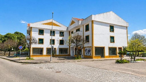 Espaço comercial à venda em Rossio ao Sul do Tejo