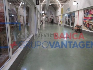 Espaço comercial à venda em Samora Correia
