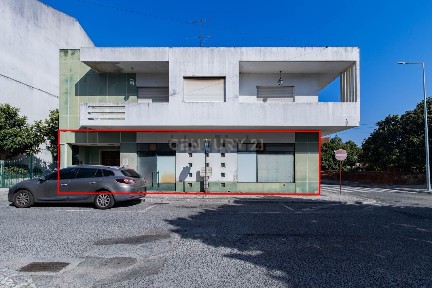 Espaço comercial à venda na Rua Comandante Mário Branco Madeira, 16