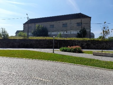 Armazém à venda em São Jorge (Selho)