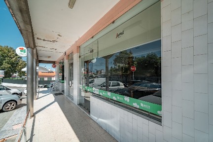 Espaço comercial à venda em Mesão Frio