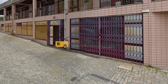 Espaço comercial à venda em Delães