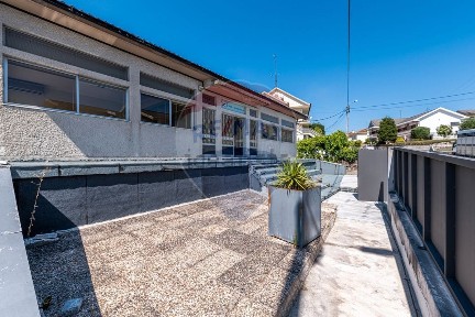 Armazém à venda em Arões (São Romão)
