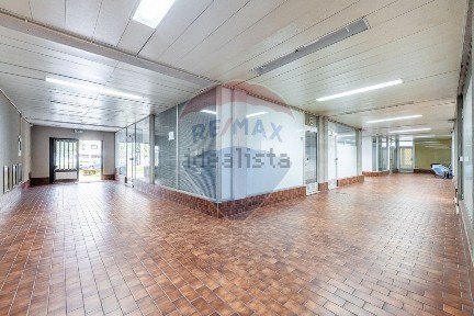 Espaço comercial à venda em Fafe