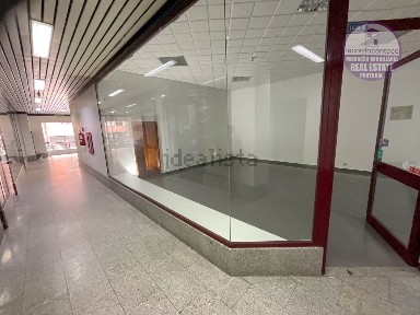 Espaço comercial à venda em São Vicente - São João - Alferrarede