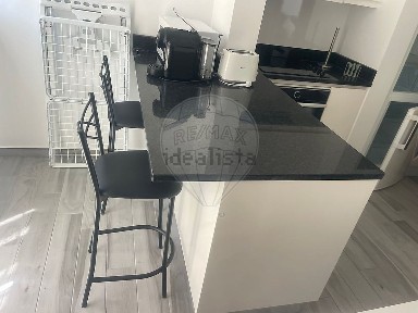 Arrendamento de apartamento T2 na Praça Sousa Oliveira