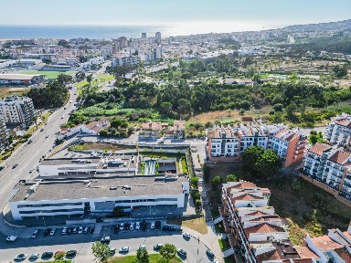 Apartamento T3 à venda na Rua Maria Olguim, 1