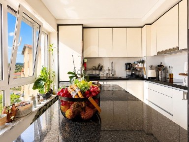 Apartamento T3 à venda na Rua Doutor Álvaro Malafaia, 1