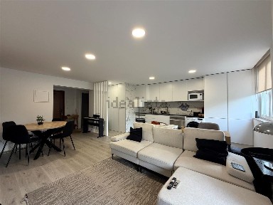 Apartamento T3 à venda na Rua Dom Pedro de Cristo