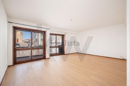 Apartamento T3 à venda na Rua Miguel Bombarda s/n