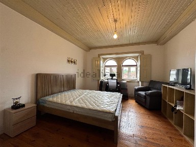 Apartamento T6 à venda na Rua Doutor Augusto Rocha, 12