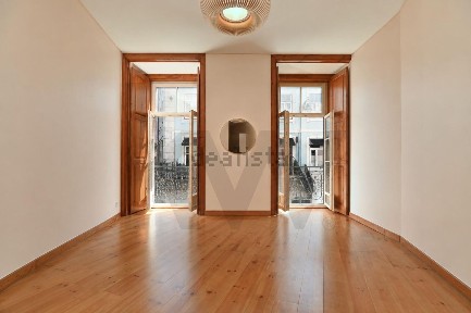 Arrendamento de apartamento T0 na Rua do Alecrim s/n