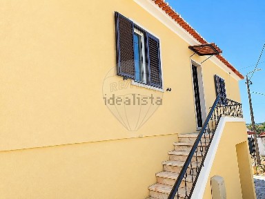 Arrendamento de apartamento T2 na Rua das Piçarras