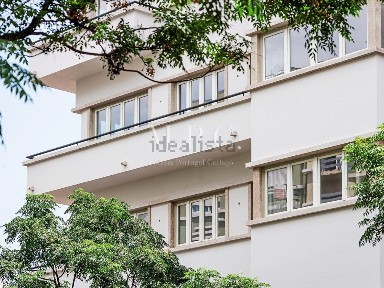 Arrendamento de apartamento T1 na Avenida Álvares Cabral, 25