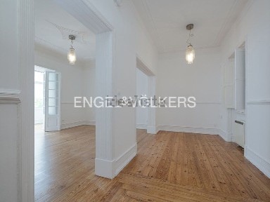 Arrendamento de apartamento T3 na Rua Rodrigo da Fonseca, 21