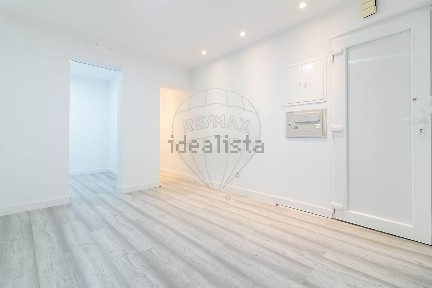 Arrendamento de apartamento T1 na Rua do Sol à Graça