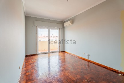 Arrendamento de apartamento T2 na Rua Professora Filomena Rola