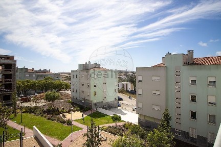 Arrendamento de apartamento T2 em Quinta das Estrangeiras