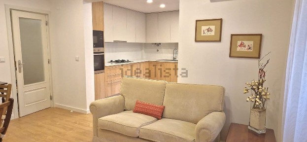 Arrendamento de apartamento T2 no Manuel Teixeira Gomes, 49