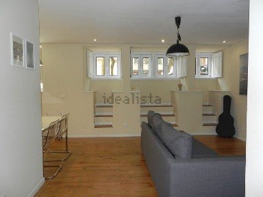 Arrendamento de apartamento T2 na Rua Domingos Sequeira, 52