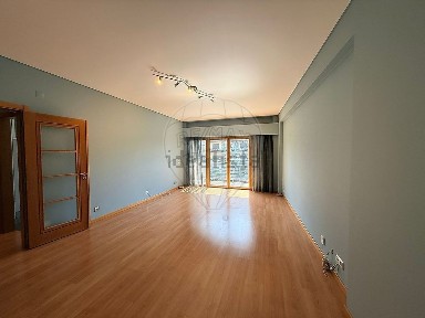 Arrendamento de apartamento T2 na Colinas do Cruzeiro