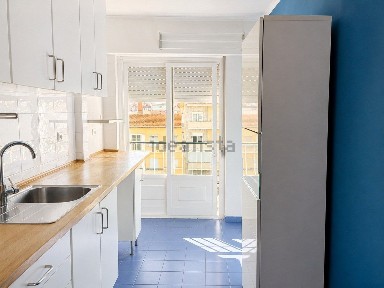 Arrendamento de apartamento T2 na Rua da Bombarda, 76