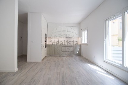 Arrendamento de apartamento T2 na Travessa das Prioras