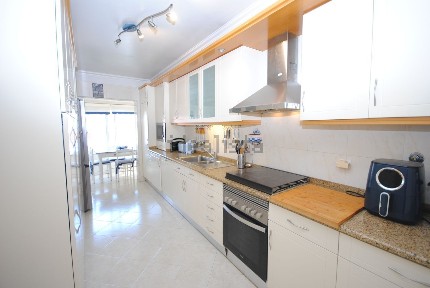 Arrendamento de apartamento T4 na Rua dos Diamantes